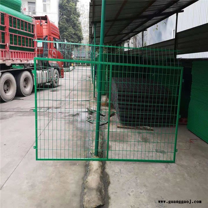 高速公路防护网 铁路防护网  高速公路护栏网 高速公路围栏网图2