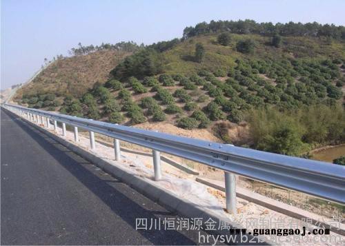 高速公路护栏 波形护栏 高速公路护栏板 公路防撞护栏图8