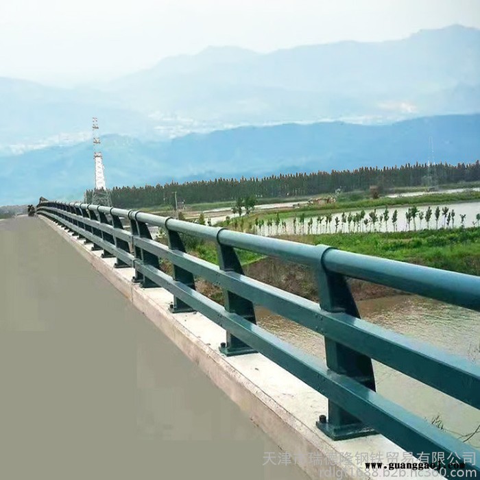 高速公路方管护栏 栏杆底板 12厚钢板 长度高度计算 天津瑞德隆图2