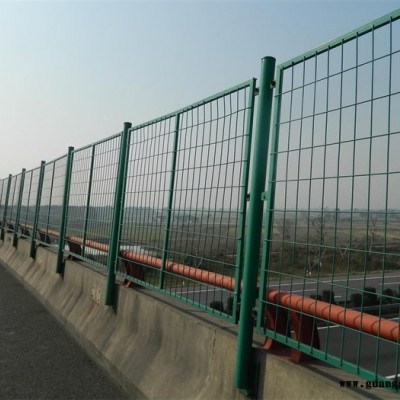 朋英 高速公路双圈护栏网 喷塑绿色围栏网 **