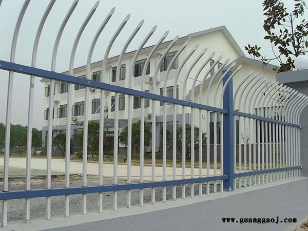 朋英 高速公路锌钢隔离网 喷塑护栏网 厂家供应图3
