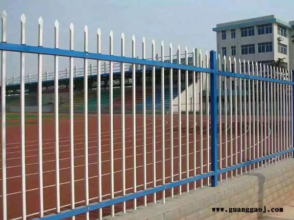 朋英 高速公路锌钢隔离网 喷塑护栏网 厂家供应图2