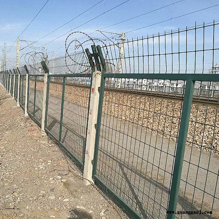 朋英护栏网直销 扁铁框架护栏网 高速公路框架护栏网防护网 围栏网