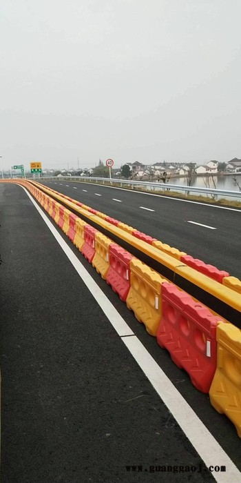 水马注水三孔水马塑料防撞水马隔离墩分流交通设施市政施工小水马图2