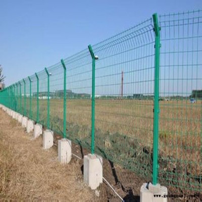 朋英 厂家供应销售 高速公路防护网 双边丝护栏网 喷塑铁丝隔离护栏网