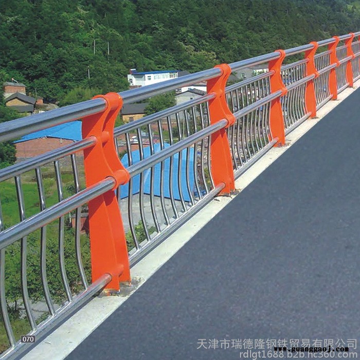 高速公路方管护栏 乐园栏杆 11厚钢管 现货销售 天津瑞德隆图5