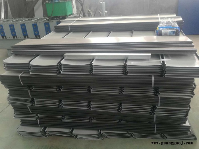 建筑市政房地产工地施工围挡地铁注水围挡护栏 彩钢PVC复合环保假草皮围挡 施工围挡彩钢围挡PVC围挡图6