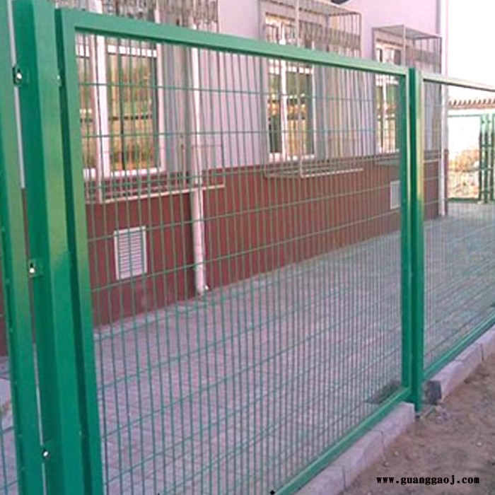 供应高速公路护栏网  围栏  隔离栅  养殖场护栏网   圈地护栏网  框架护栏网   围栏网图5