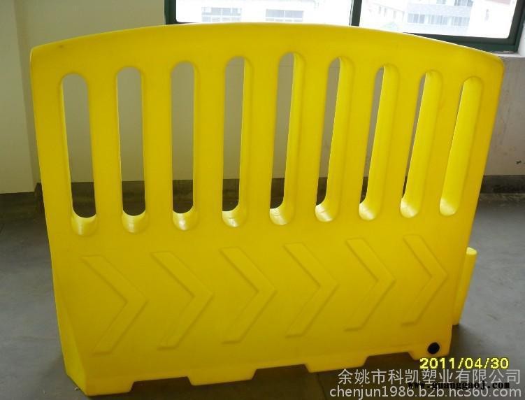 滚塑水马报价 围栏式滚塑水马批发 市政工程专用滚塑水马厂商