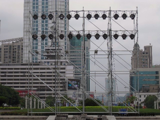 供应雷亚架力压架线阵音响架灯光架舞台桁架镀锌盘扣式力压架生产批发网架图6