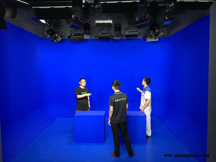 索亚纳演播厅（演播室）、融媒体中心建设的3D虚拟演播室系统VR直播导播系统MTL-4、剧场调光控制台 LED聚光灯蒙特勒