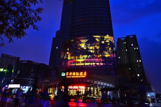 Z工程投影机_建筑裸眼3D投影_亮化投影