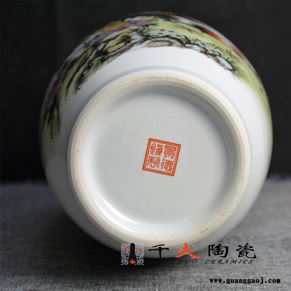 手绘陶瓷小花瓶图5