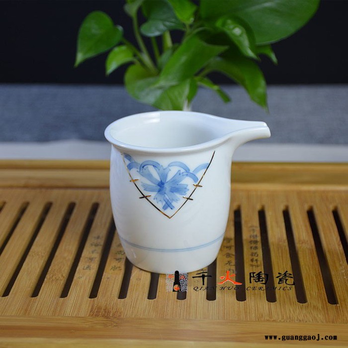 青花瓷茶具厂家 定制年会礼品餐具图4