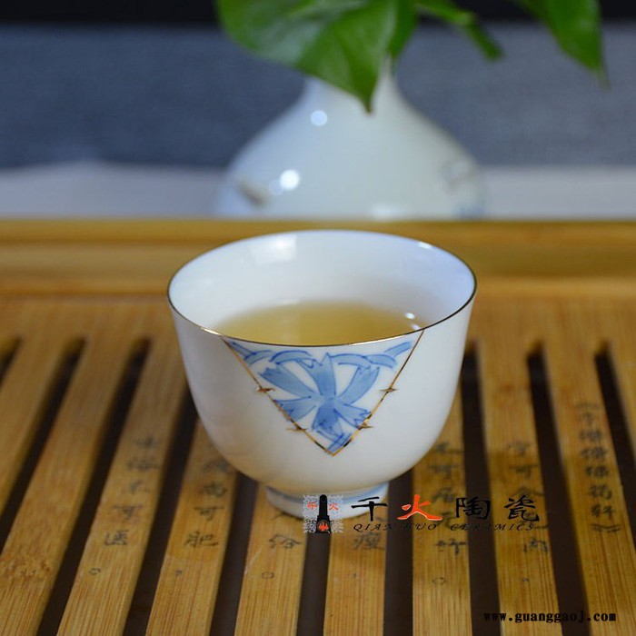 青花瓷茶具厂家 定制年会礼品餐具图2