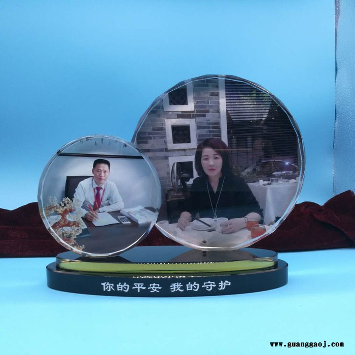 新疆哈密商会纪念品商会厂里十周年纪念品双手捧球礼品原图公司成立五周年礼品图5