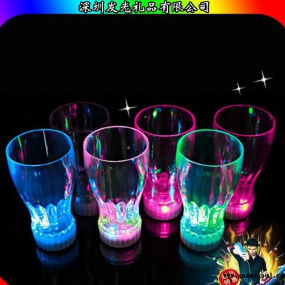 全球 创意促销礼品 LED发光杯 倒水就亮闪光杯七彩啤酒杯