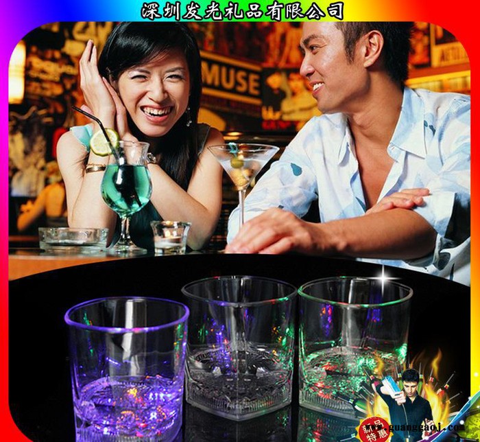 全球 创意促销礼品 LED发光杯 倒水就亮闪光杯七彩啤酒杯图2