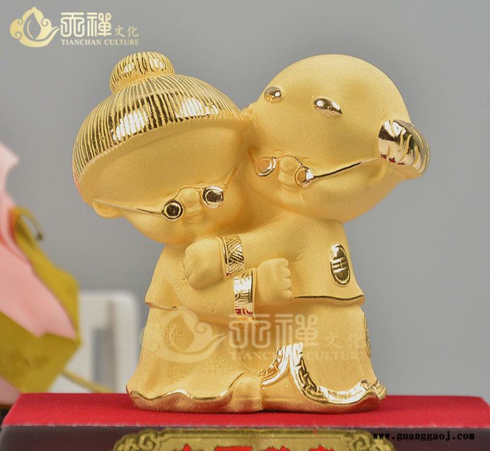 创意婚庆礼品 绒沙金结婚婚房礼物白头到老 中国风情侣摆件定制图3