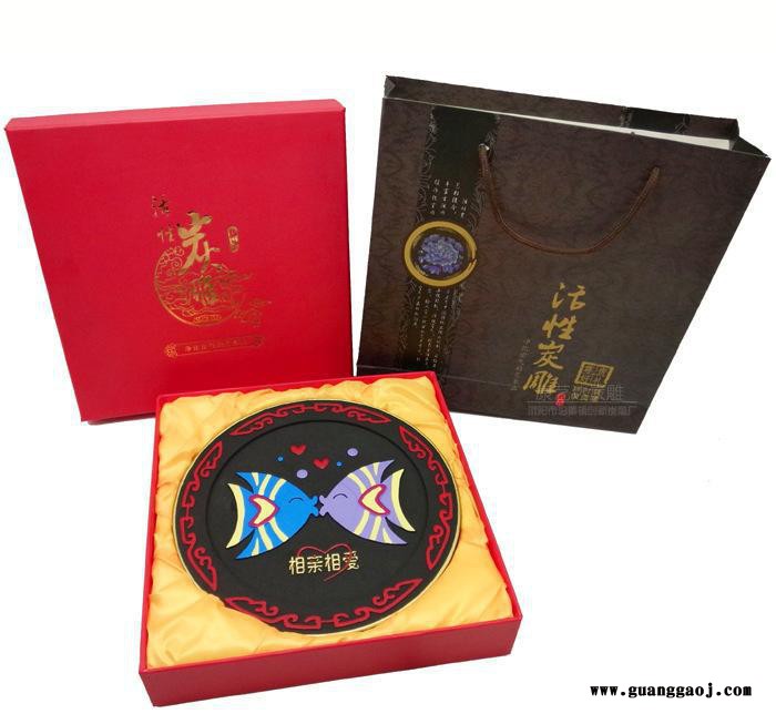 炭雕婚庆礼品 相亲相爱圆盘摆件工艺礼品 创意礼品 活性碳雕礼图3