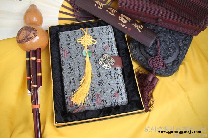 供应丝绸类创意礼品  商务礼品 会议礼品 办公礼品   -丝绸笔记本图2