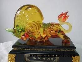 创意礼品树脂工艺品,家居摆饰 仿琉璃 **牛生产加工图2