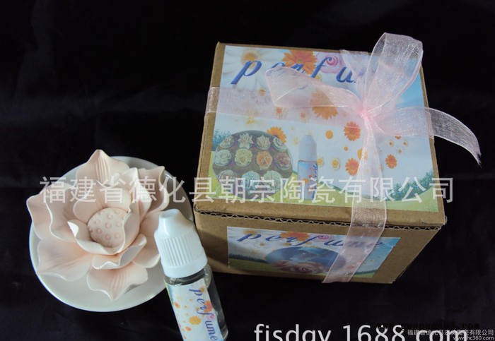 婚庆用品 陶瓷工艺品 创意礼品 香薰套装 zakka 仿真花 陶瓷摆件图3
