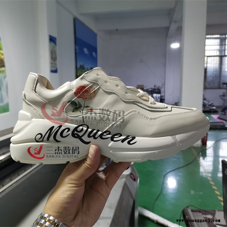 鞋子uv打印机 皮革鞋面鞋帮uv印刷机 高落差成品鞋子uv平板喷绘机图2