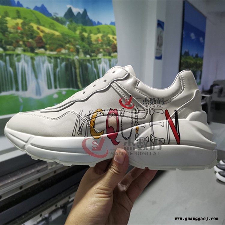 武汉鞋子打印机 高落差成品鞋子3d印花机  EVA鞋底鞋侧边uv平板喷绘机图2