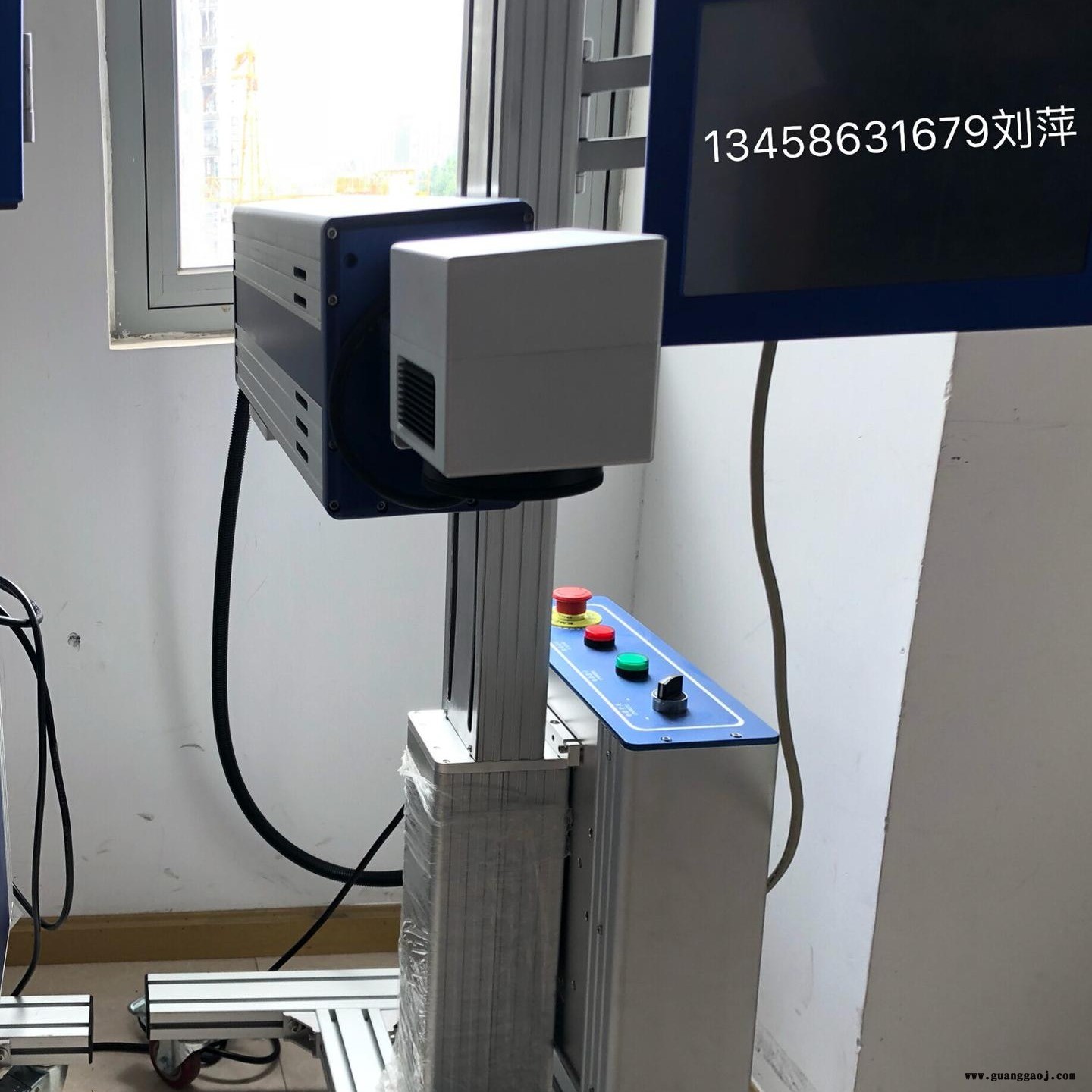 成都流水线激光打标机,成都木板纸板大理石激光雕刻打码机打标机,成都激光打标机,激光打码机图3