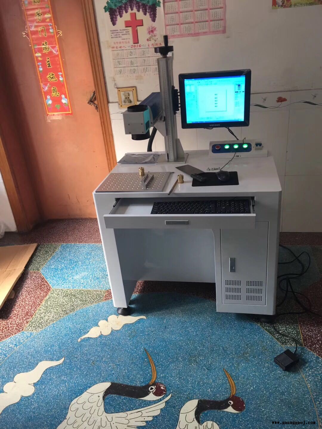 半导体激光打标机维修江都市激光刻字机打码机不锈钢拉手激光雕刻机卫浴洁具打码机图2