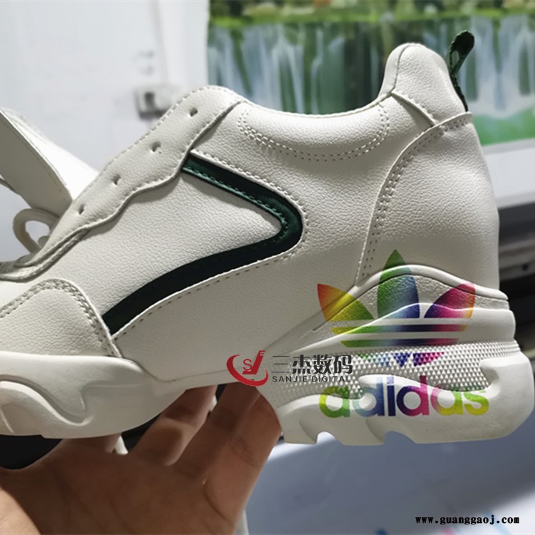 回力涂鸦手绘鞋uv打印机 成品鞋子个性定制图案印花机 三杰数码高落差喷绘机图2
