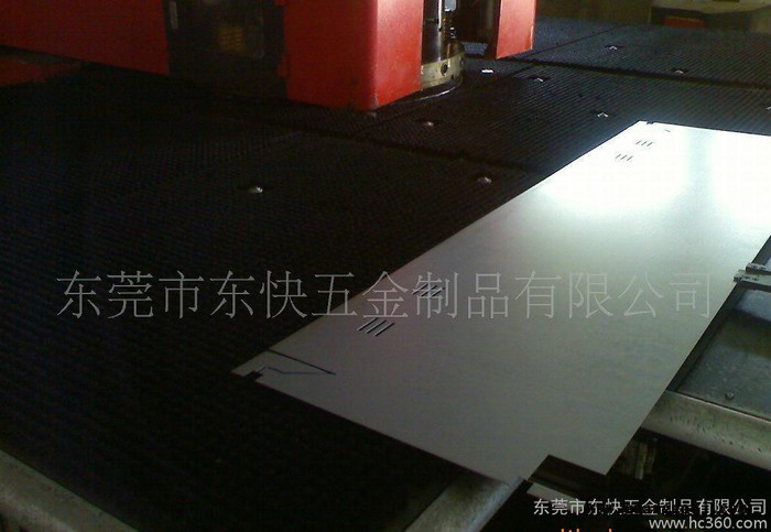 接装潢LED支架箱体钣金数控冲孔加工，3元/分钟冲孔冲压诚信图3