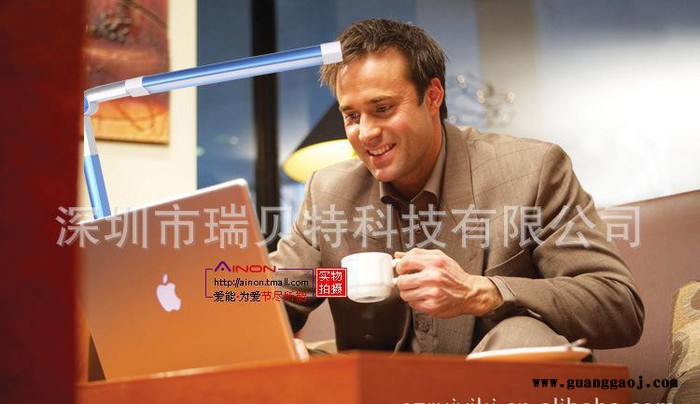 低价直销 简约多彩led台灯 2年质保 导光板型图1