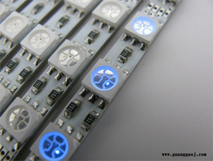 RGB5T5050LED灯条/导光板专用彩色光硬灯条/5mm宽图2
