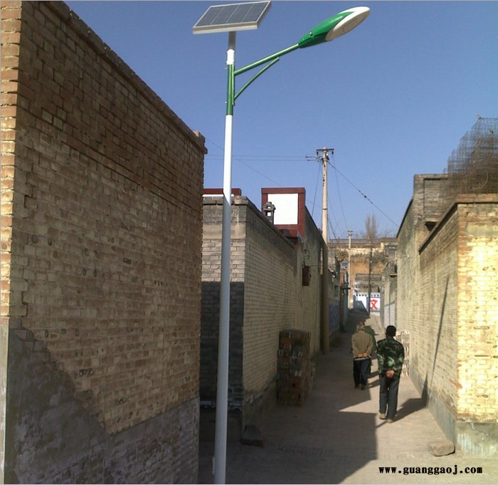 扬州瑞云太阳能路灯厂低价销售6米30w40w50W太阳能路灯含支架led户外亮化工程高性价比路灯灯杆太阳路灯厂家低价直销图2