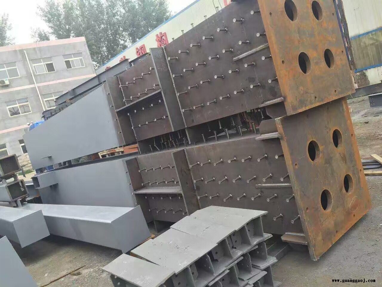 钢梁、钢柱、吊车梁、钢桁架、钢结构加工厂家图2