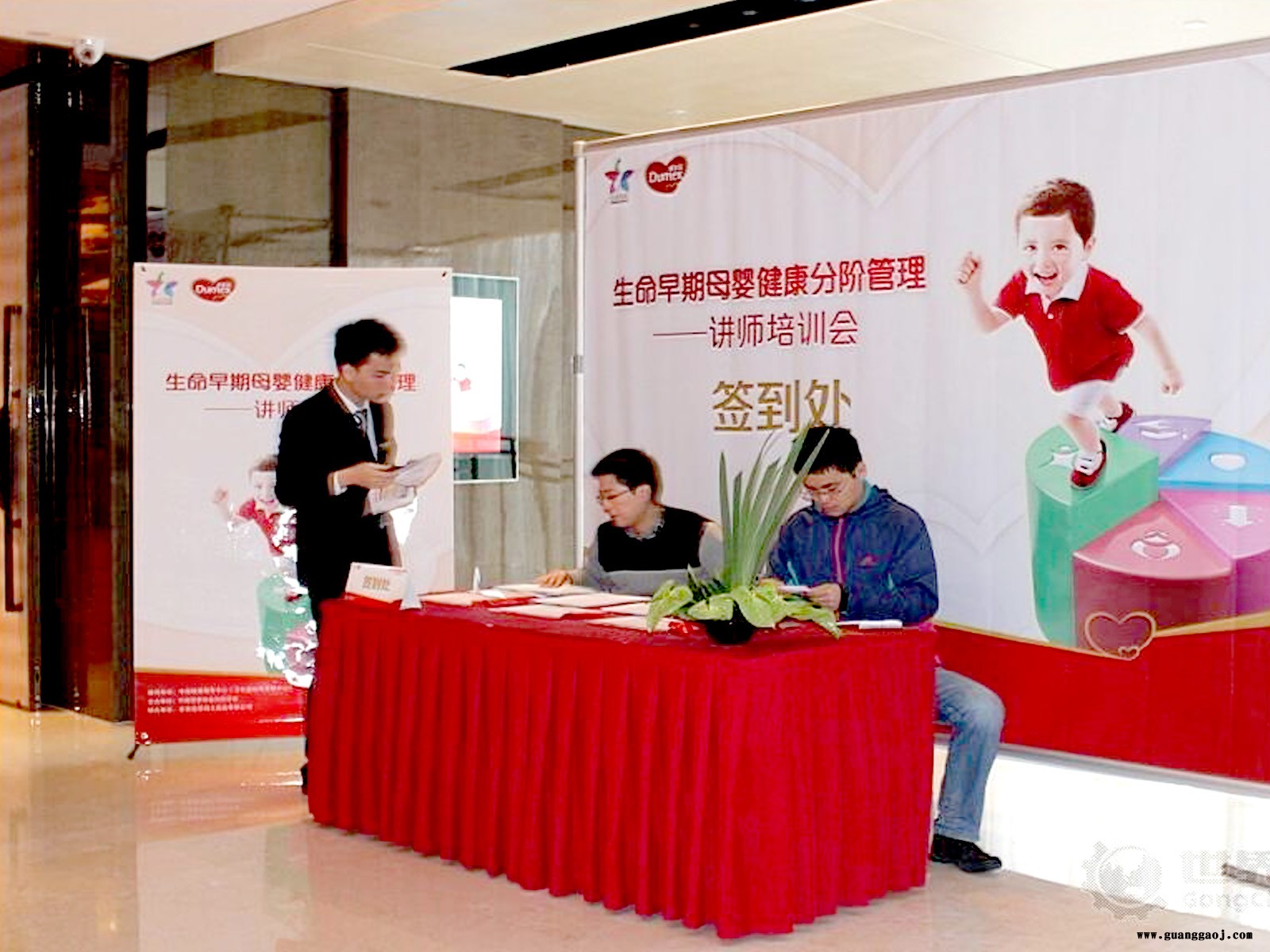 西安桁架,西安桁架搭建公司,西安会议背景板搭建,桁架租赁报价图2