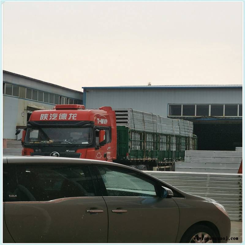 钢骨架轻型屋面板图片 宏晟L15GT37钢桁架轻型复合板 网架板阻燃保温图3