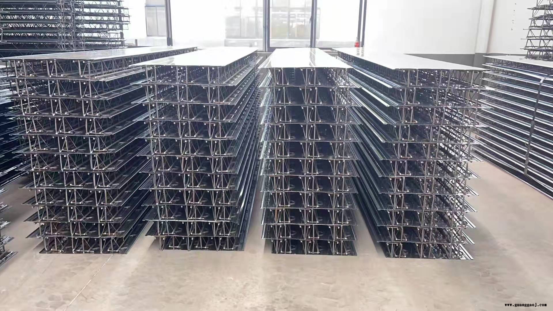 河南做钢筋桁架楼承板设备图1