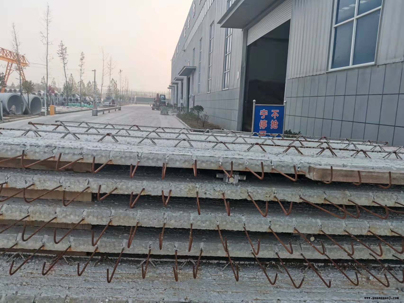 新疆做楼承板桁架机生产厂家图1