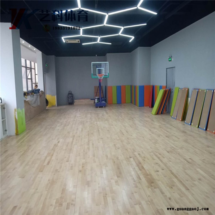 舞台木地板报价 篮球馆运动木地板价格 运动木地板施工 艺科体育地板图1
