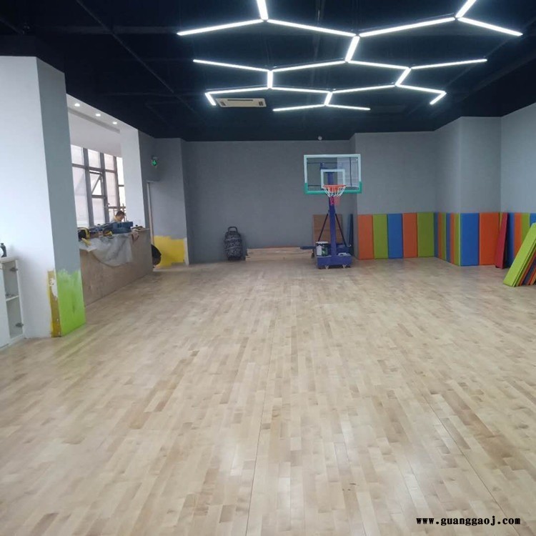 方体 篮球场木地板 羽毛球馆运动地板 舞台专用木地板图1