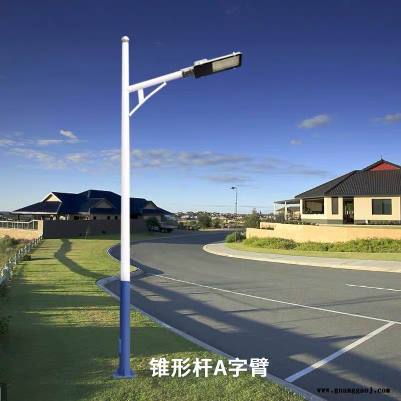 内蒙古阿拉善盟100瓦球场投光灯太阳能路灯厂家批发价图4
