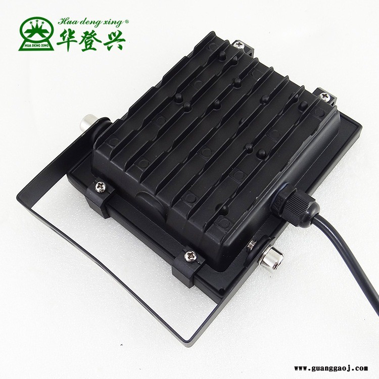 跨境货源led太阳能投光灯50W100W人体智能感应充电投光灯应急款式图3