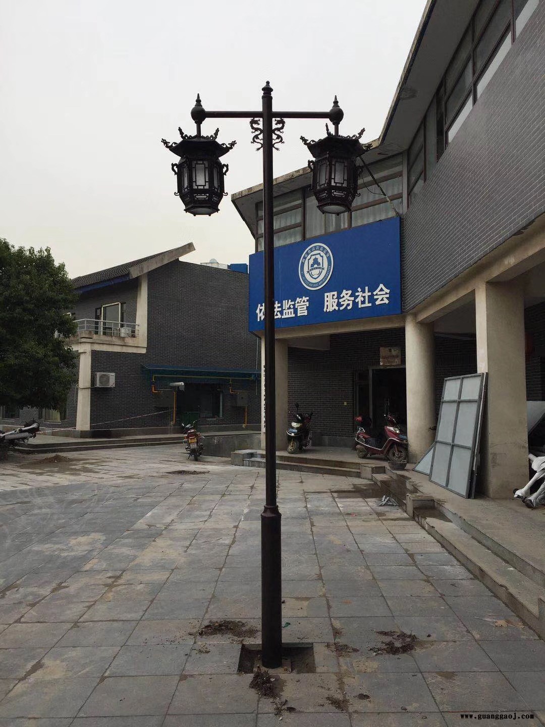 朗和照明宁夏4米LED户外庭院灯厂家  景观灯厂家  太阳能路灯厂家  市电路灯厂家  高杆投光灯厂家图2
