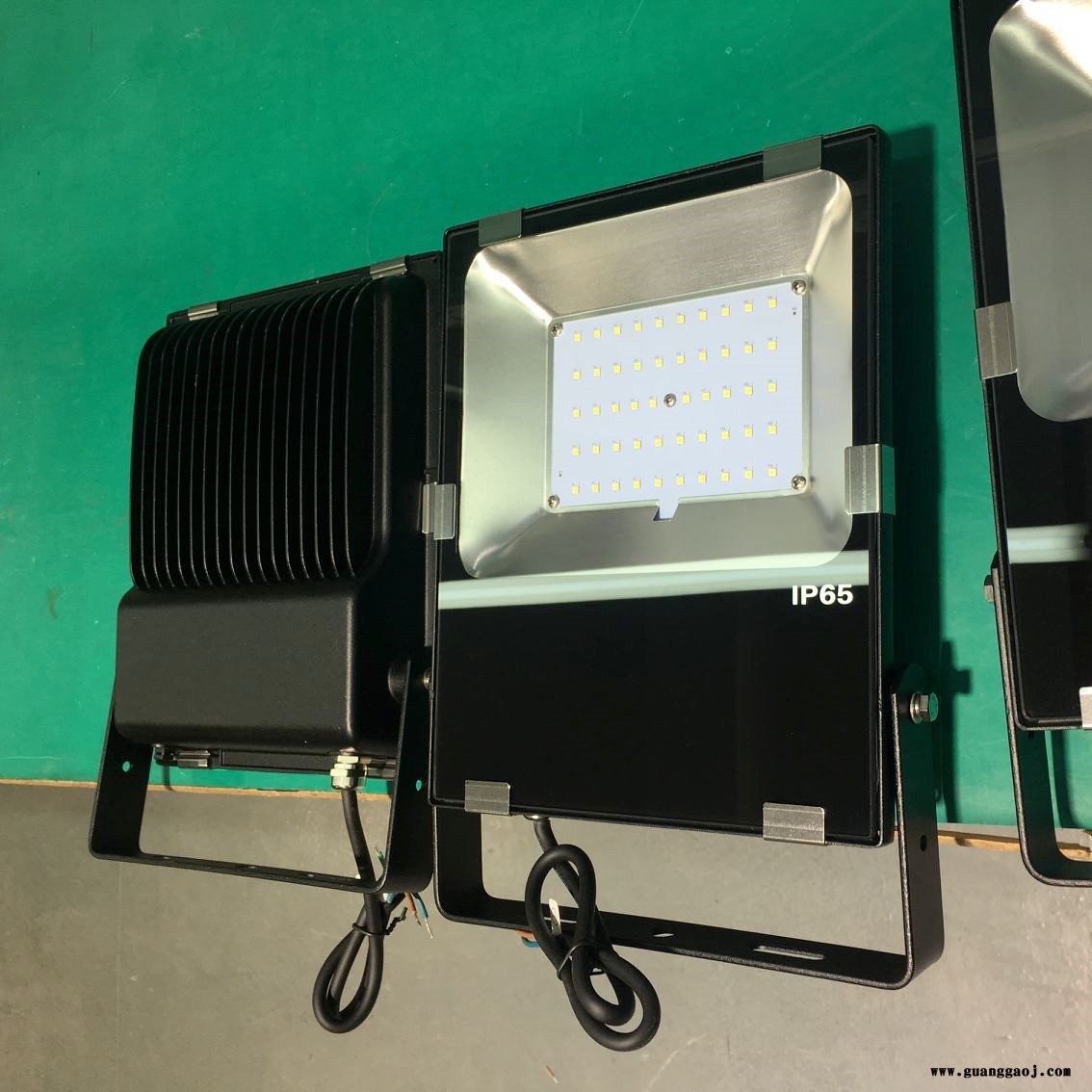 深圳泛光灯厂家 100WLED投光灯SMD3030贴片高品质户外IP65防水尘投射灯成品图5