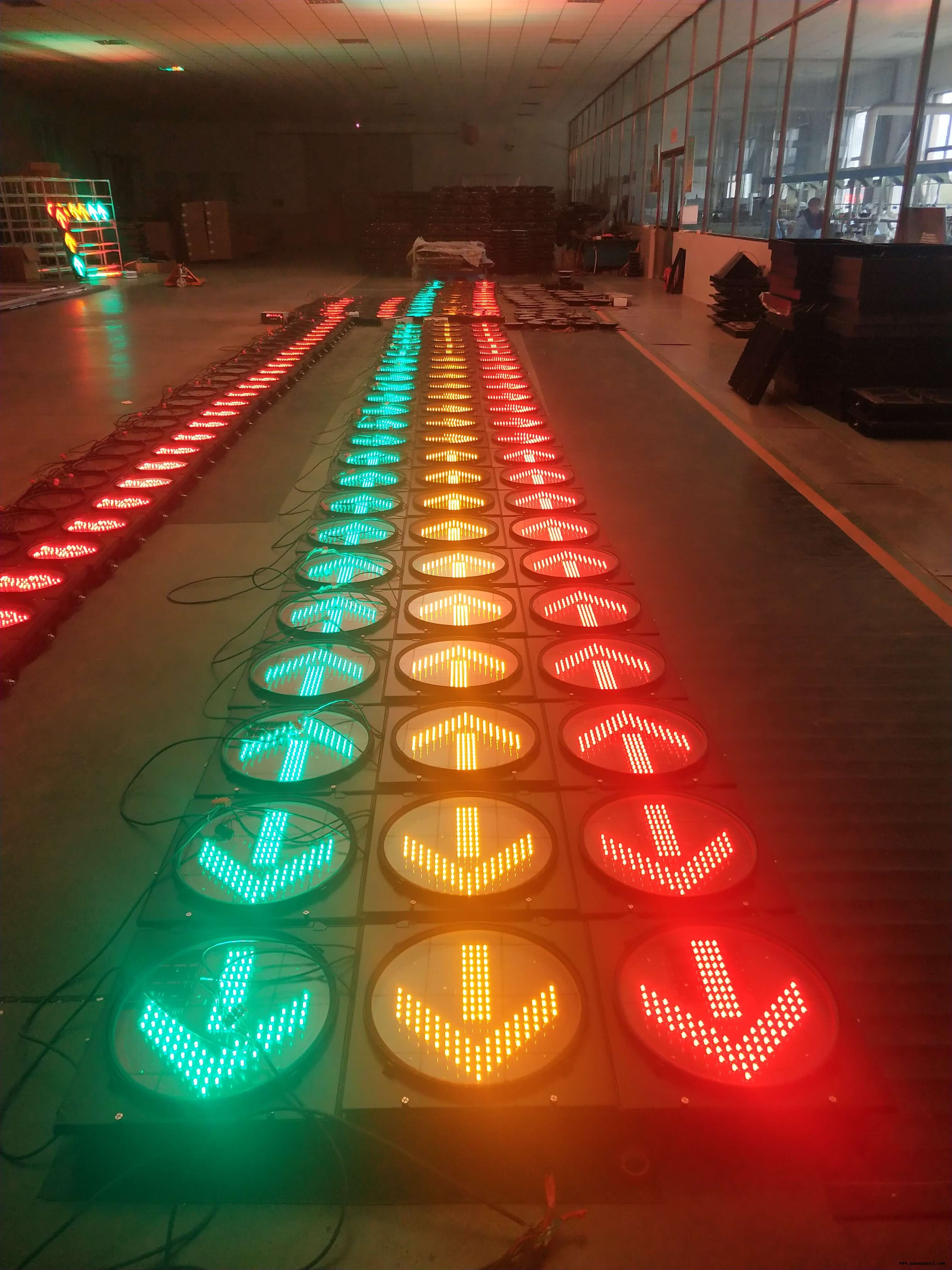 供应 定制款一体化人行灯 带LED显示屏 一体化交通信号灯图3
