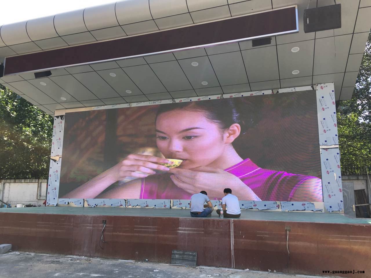 东方亮彩室外p6全彩高亮高刷新LED显示屏图2