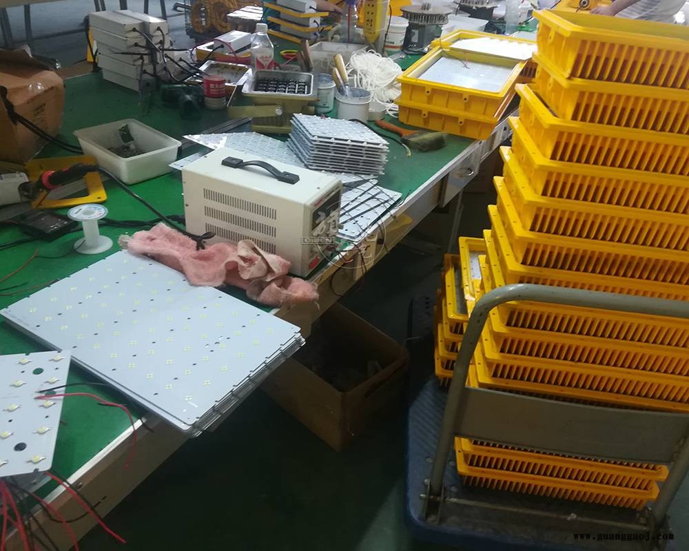 应急防爆壁挂式泛光灯150WLED光源IP66图3